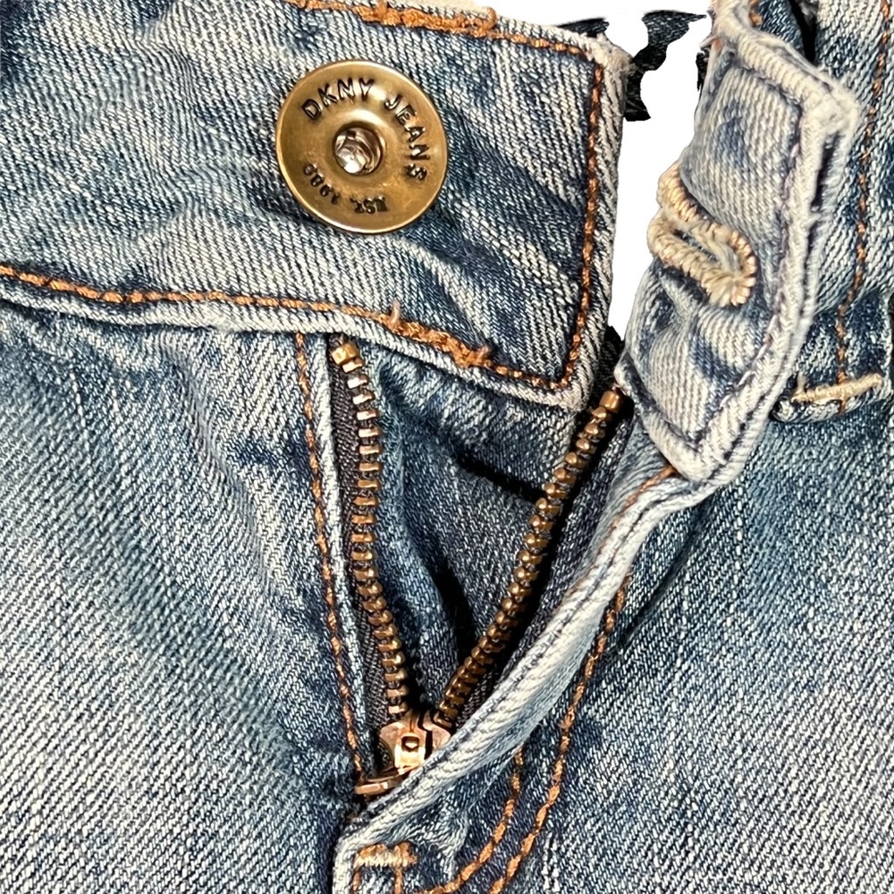 DKNY JEANS Women’s Denim Jeans Distressed Mini Skirt Fly Front Size 4 - Picture 5 of 12